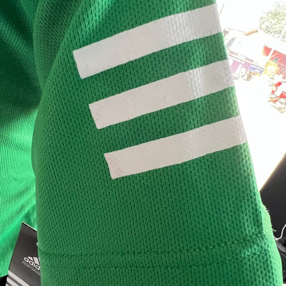 T-Shirt - Picture 6 of 8